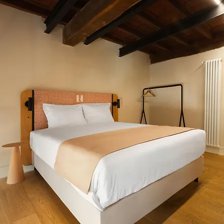 Limehome Trastevere 4*